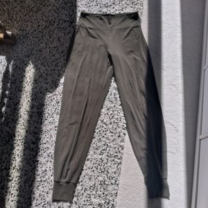 Olive lululemon align joggers size 6
